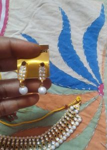 Neckles Set
