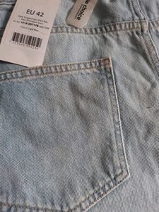Na-kd Heavily Distressed Straight Fit Jeans