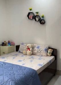 Floral bed sheet