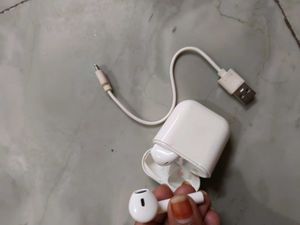 White Charging Case with USB Cable (don't know whe