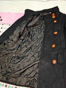 Stylish Black wintercoat short
