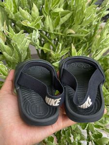 Nike kawa toddler slides Flip Flops