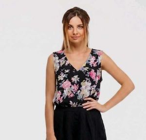 Floral V-Neck Sleeveless Top