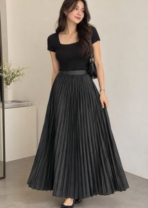 Elegant Pleated Midi Skirt