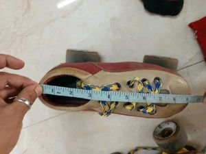 VINTAGE ROLLER SKATES