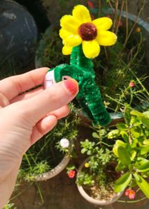 handmade pipe cleaner sunflower 🌻 Hair clutcher/