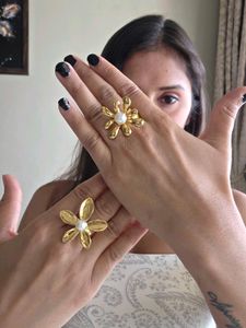 2 Adjustable Gold Flower Pearl Ring Set