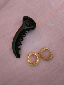 Black Banana Hair Clip & Gold Hoop Earrings