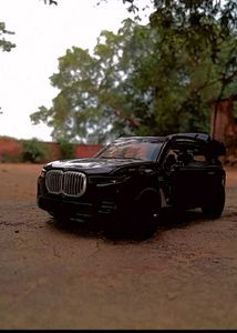 ✨BMW die cast model of x5 car!!