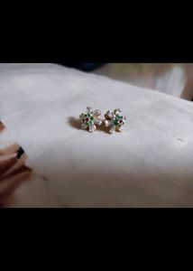 Earings Tops Very Beautiful Daily Wear Very Little And Light Weight Hai