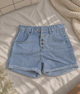 Button-Up Denim Shorts 🌺