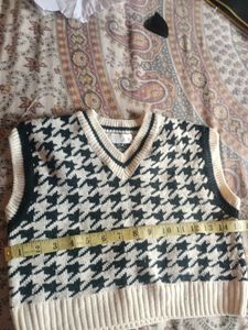 Houndstooth Knit Vest