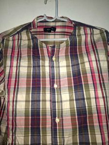 Women's Plaid Button-Up Shirt 🤍