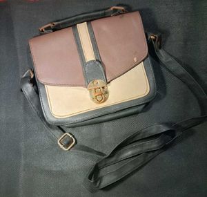 Chic Tri-Color Crossbody Bag