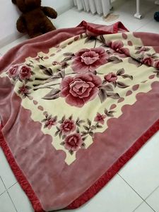 Cozy Floral Blanket 7"6 fit king size new