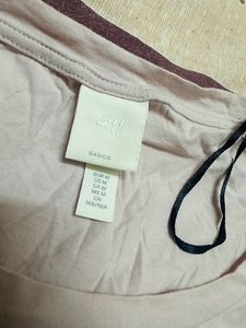H&amp;M Tshirt