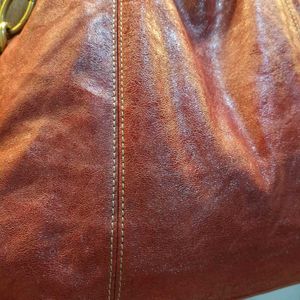 Chic Red Leather Shoulder Bag with Gold Chain💥