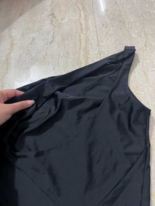 Black One-Shoulder Swimsuit