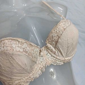 😍 Lace Trim Padded Bra