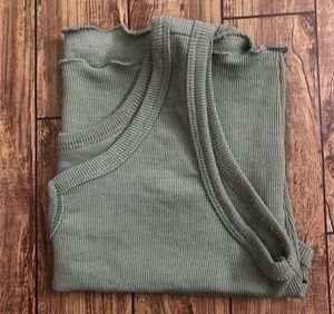 Ribbed Cropped Tank Top