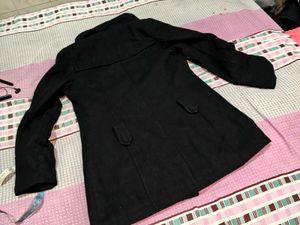Stylish Black wintercoat short