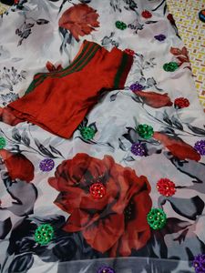 Floral Print Saree with Blouse Piece