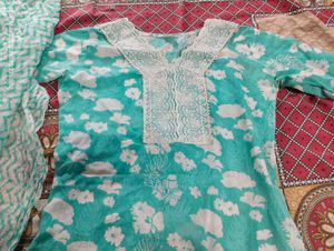 Teal Floral Kurta Set with Dupatta medium in seize