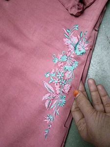 Elegant Pink Embroidered Kurta