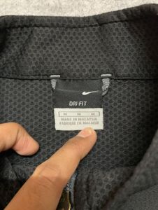 Nike Men's Pullover