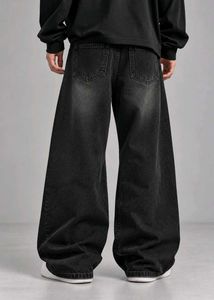Wide-Leg Baggy Jeans