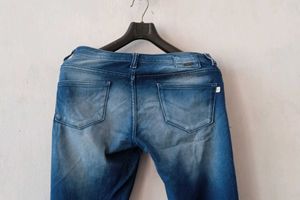 Slim fit stylish Blue Denim Jeans..