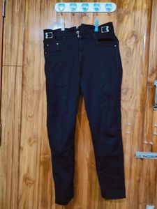 Lotus Black High-Waisted Jeans/skinny fit