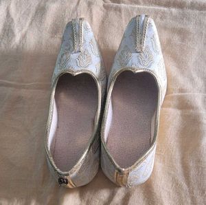 White & Gold Jutti for boys