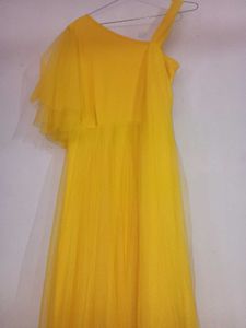 Elegant Yellow Evening Gown