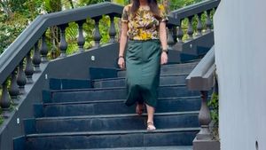 Stylish Dark Green Skirt