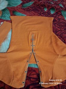 D&amp;G TOPS