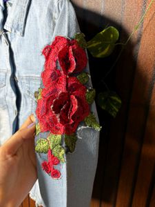 Stylish Denim Jacket with Rose Embroidery