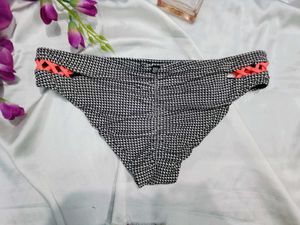 🇳🇿💫🎀Stylish Black &amp; White Bikini Bottom
