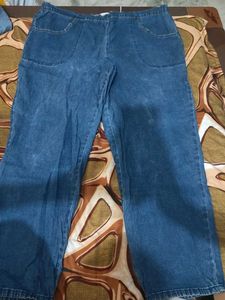 Women's Relaxed Fit Blue Denim Jeans