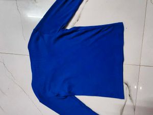 blue colour full sleeve top with jeans