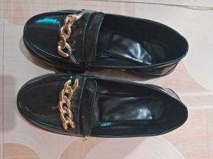 Chic Chain Detail Chunky Loafers