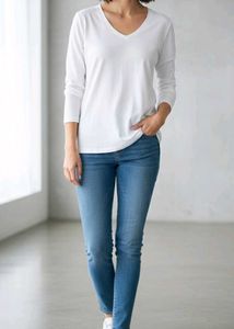 💎 Katies White V-Neck Cotton Top✨