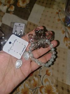 Floral Beaded Bracelet