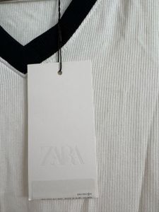 Zara White Ribbed V-Neck T-Shirt