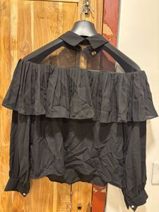 Chic Black Cold Shoulder Ruffle Top