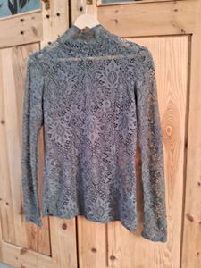 Elegant Lace Long Sleeve Top