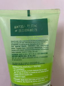 Simple Refreshing Facial Wash