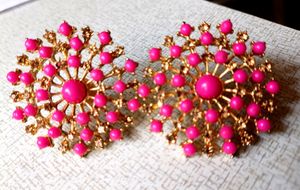 Beautiful Pink Round Earing with Gold Color Stone