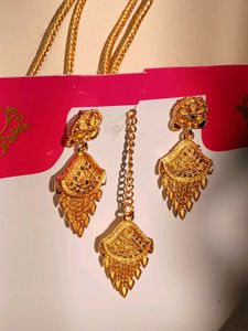 Gold-Plated Earrings &amp; Maang Tikka Set