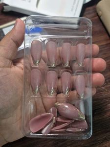 Press-On Nails Pink Gold Trim